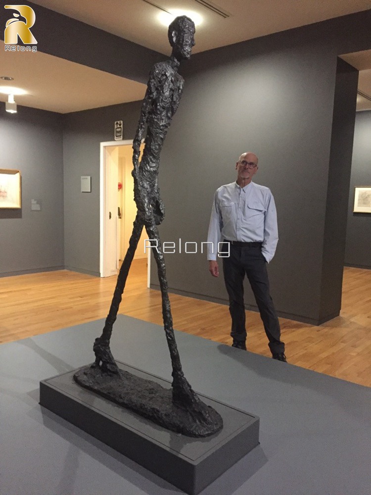 Giacometti-walking-man