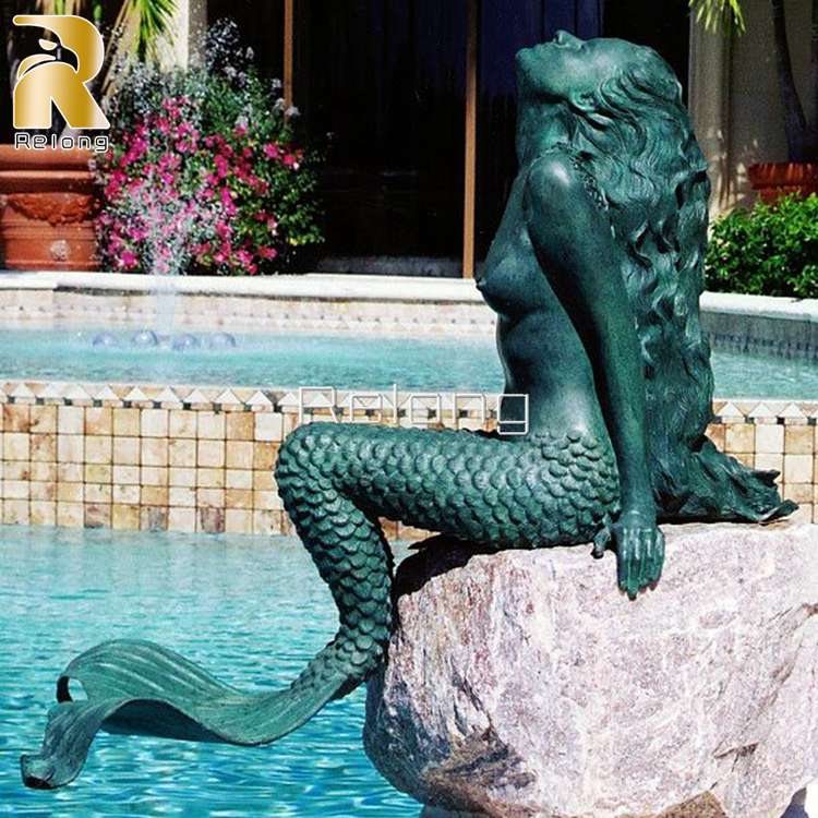 swiming-pool-mermaid-statue