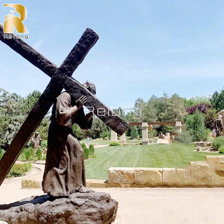 18-religious-beliefs-bronze-sculpture-of-jesus-carries-cross