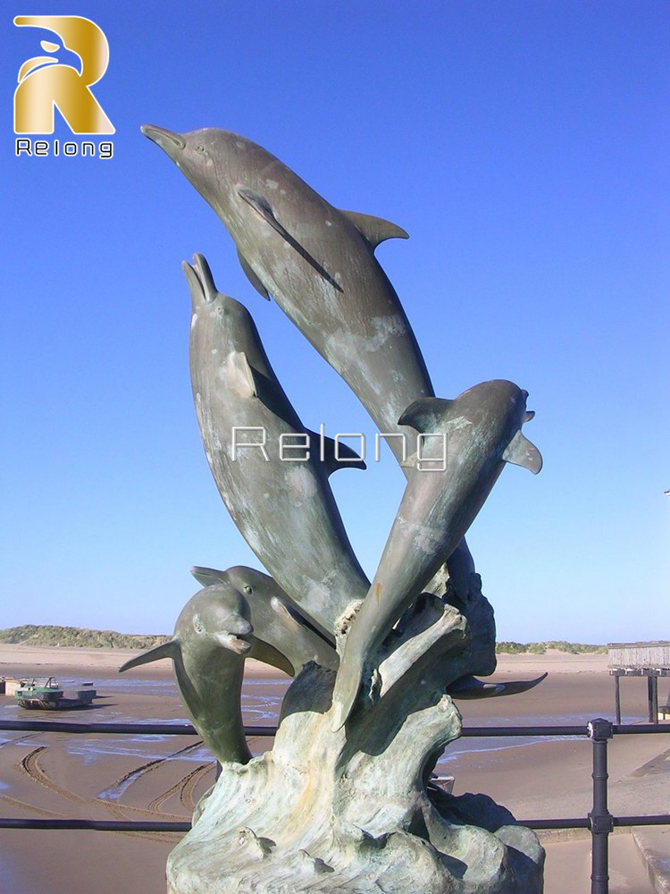 dolphin-statue-on-barmouth