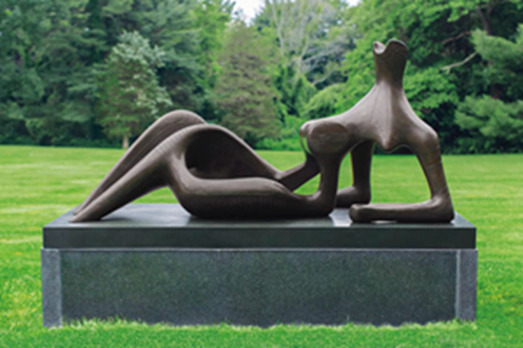 britain-henry-moore sculpture