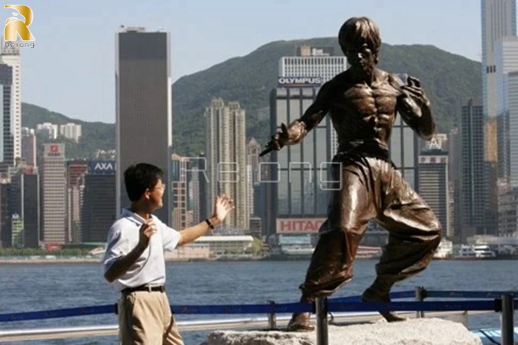 bruce lee sculpture-2