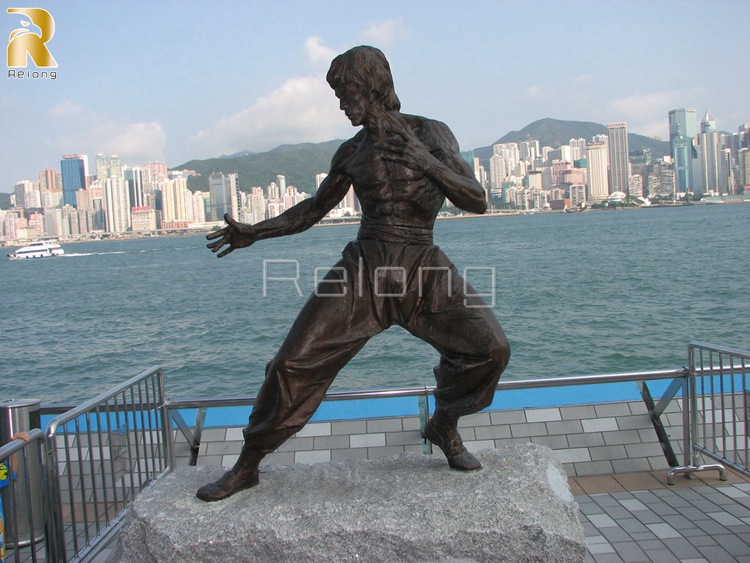 bruce lee sculpture