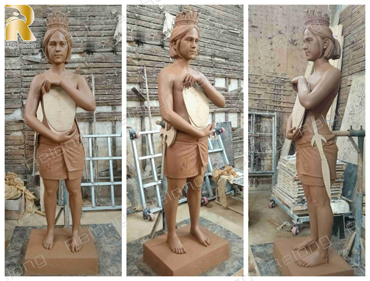 clay model is made to restore the details