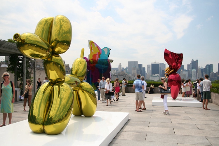 1- balloon dog sculpture- Jeff Koons