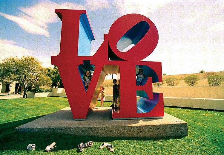 5-metal Robert Indiana love sculpture