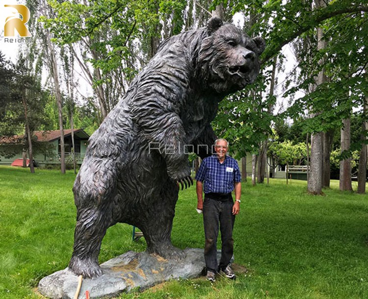 feedback of the bronze bear statue