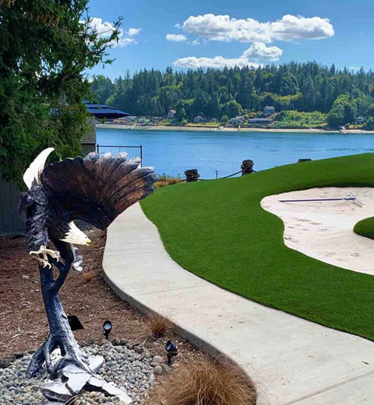 large outdoor eagle sculpture