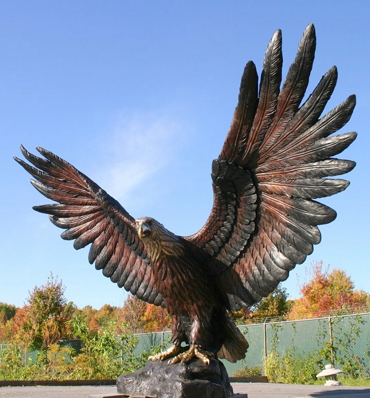 outdoor metal eagle sculpture-