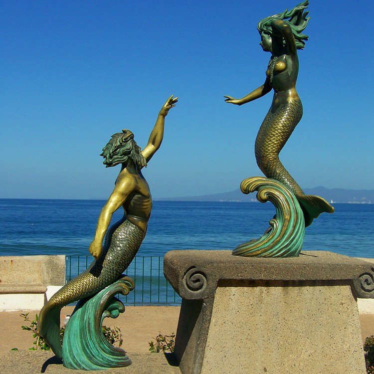 couple-mermaid-statues