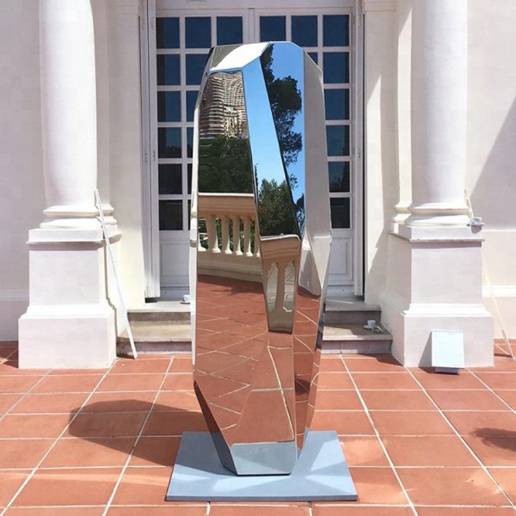 mirror stainless steel sculpture