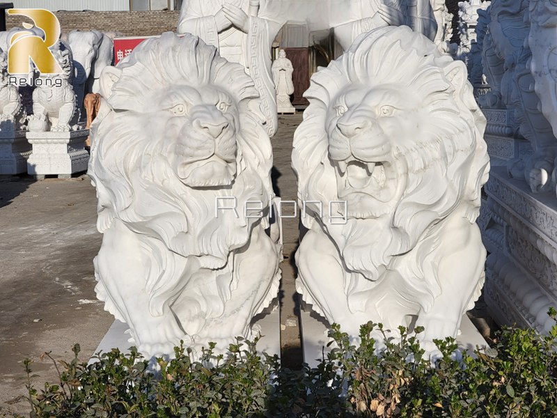 Roaring Lion Statue for sale