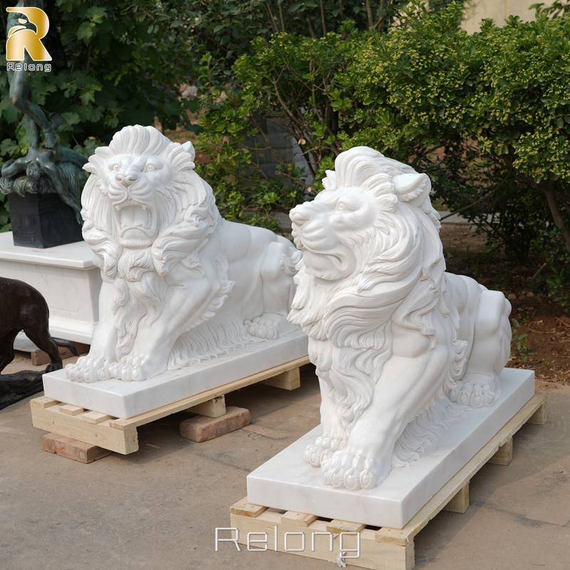 Sitting Lion Sculpture-1