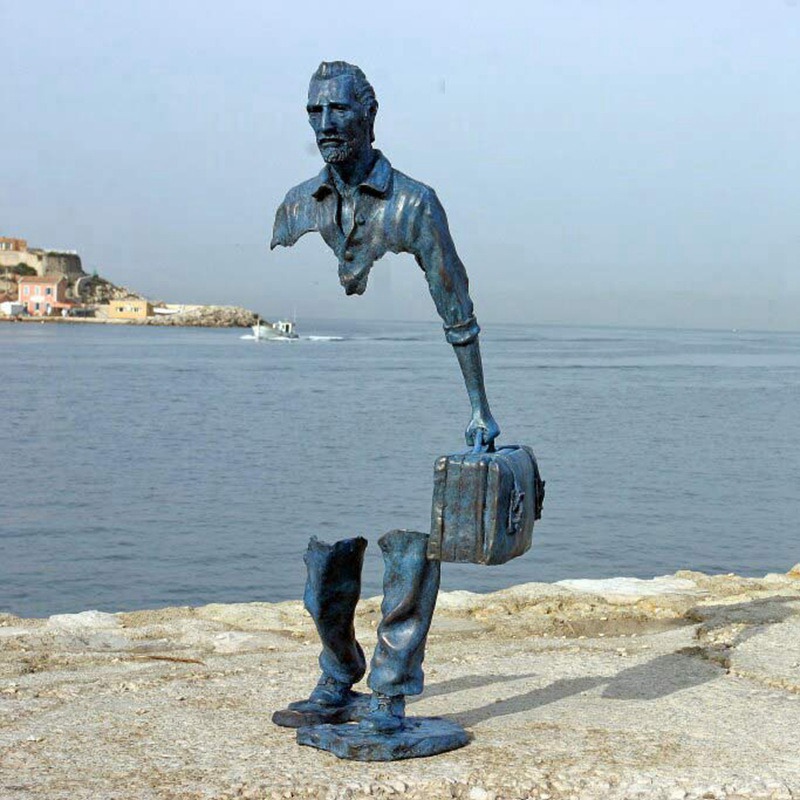 Les-Voyageurs-By-French-Artist-Bruno-Catalano