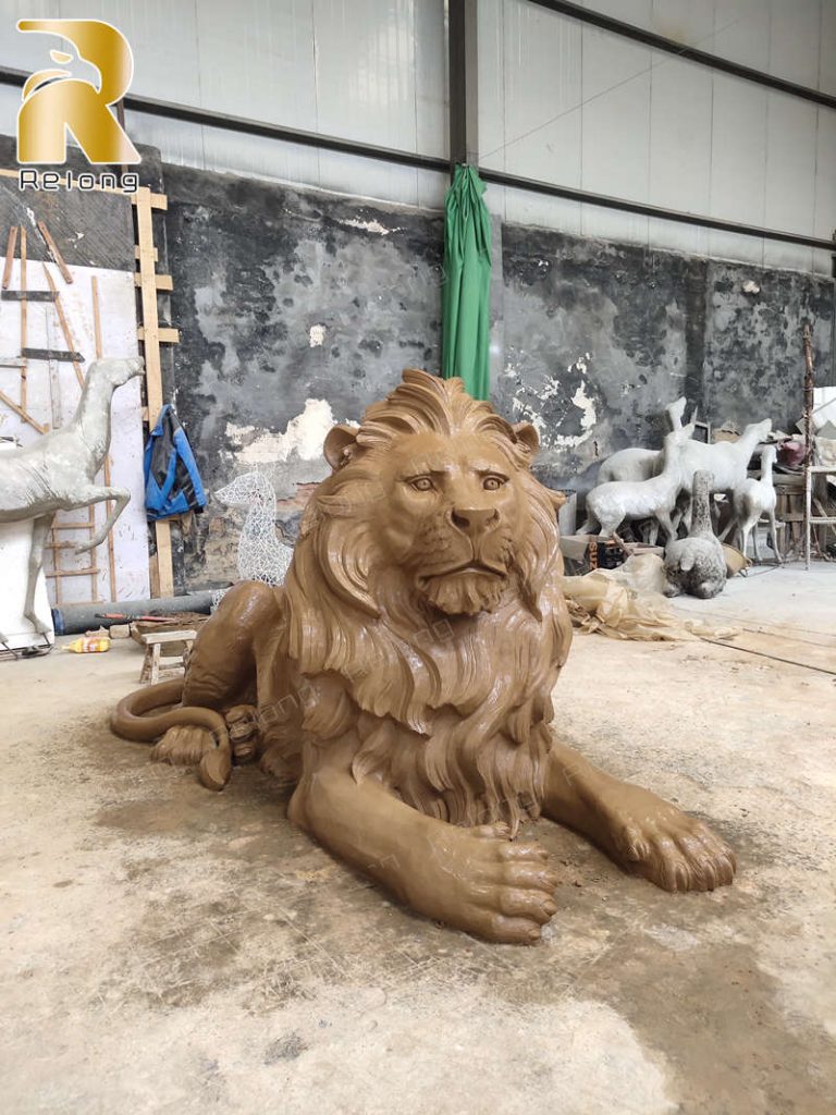 bronze lion statue clay model (1)