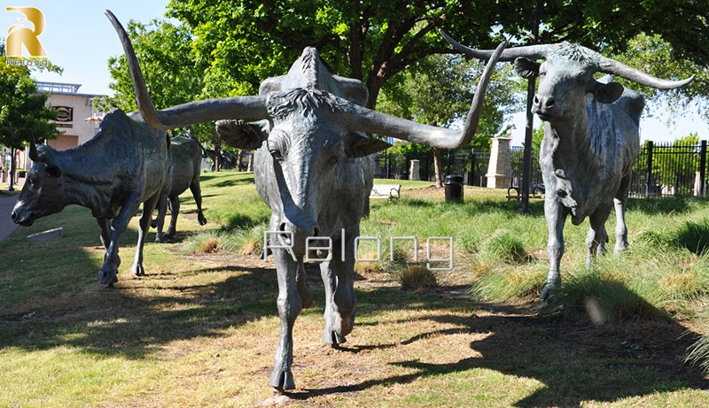 high quality bronze bull sculpture