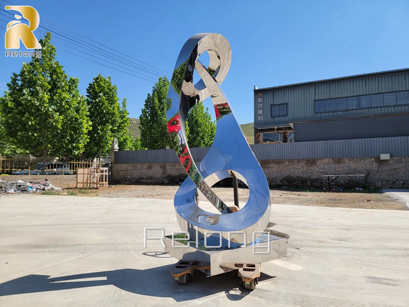 large metal sculptures for outdoors