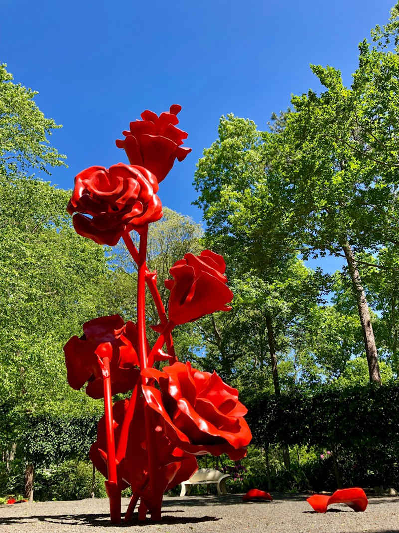 giant metal flower sculpture