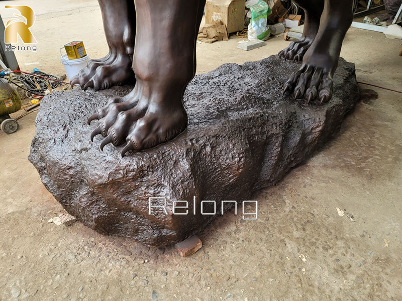 bronze lion statues details