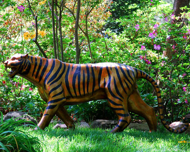 life size tiger statue for outdoor decor