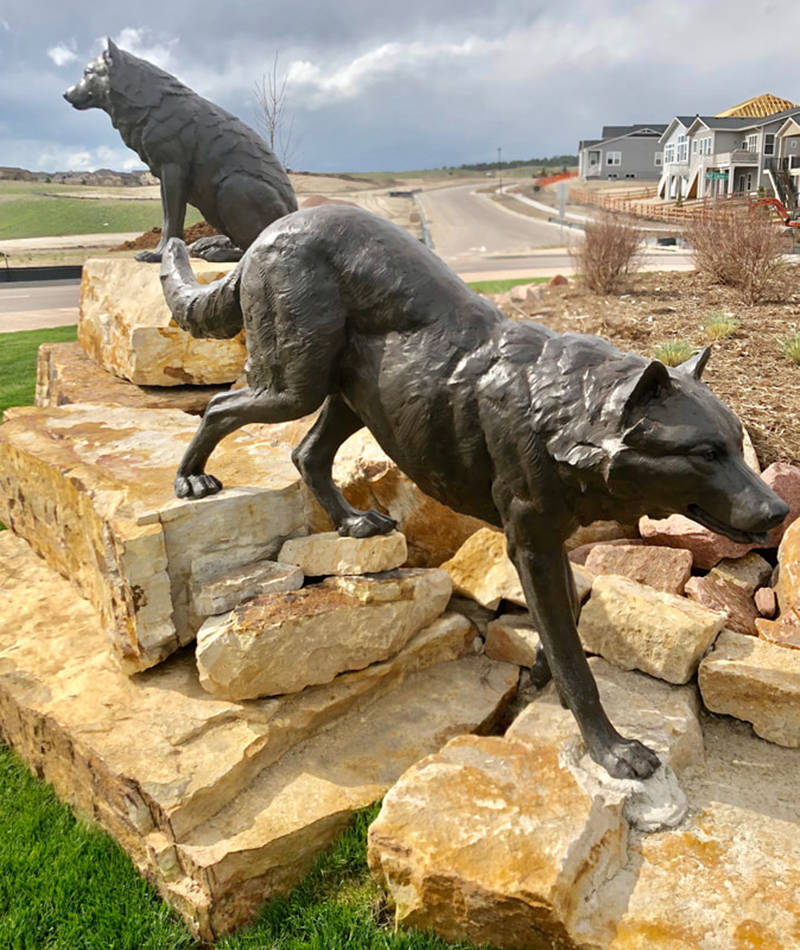 outdoor cast bronze wolf statue