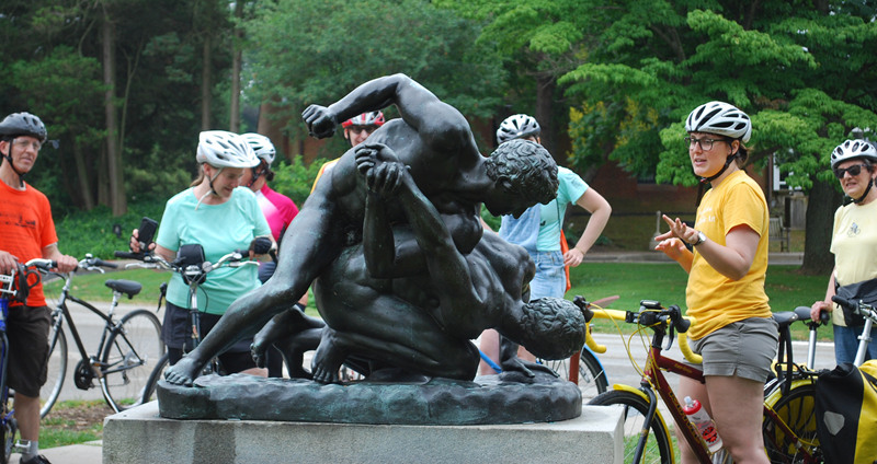 two wrestlers statue