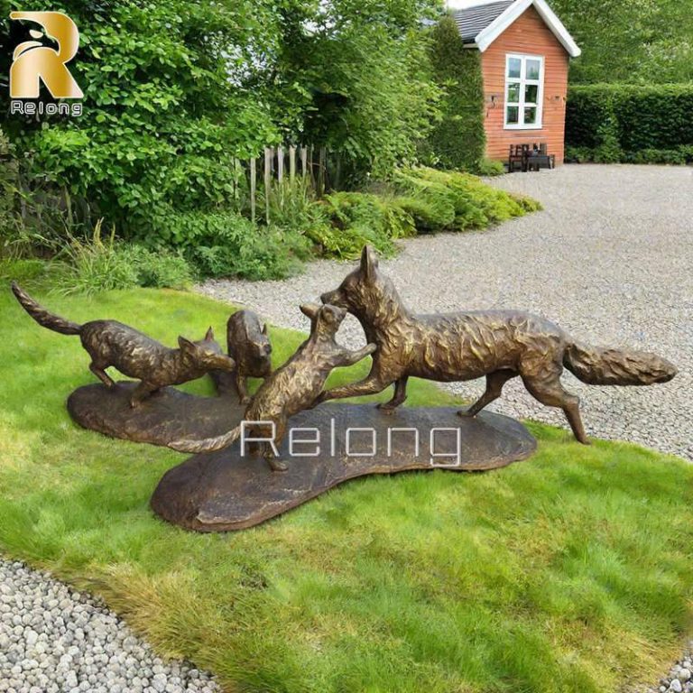 Custom High-Quality Bronze Fox Family Statue for Garden Decor (1)