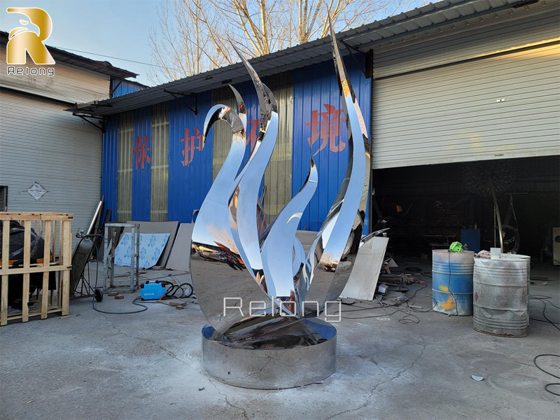 abstract metal swan sculpture (3)