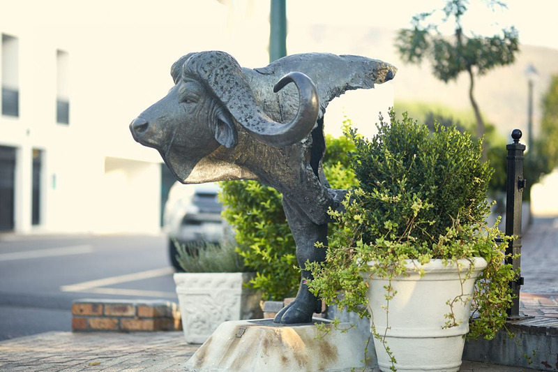 bronze buffalo garden statue (3)