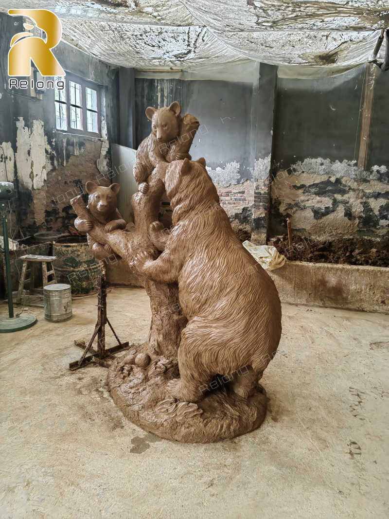 clay model of bear outdoor statues (2)