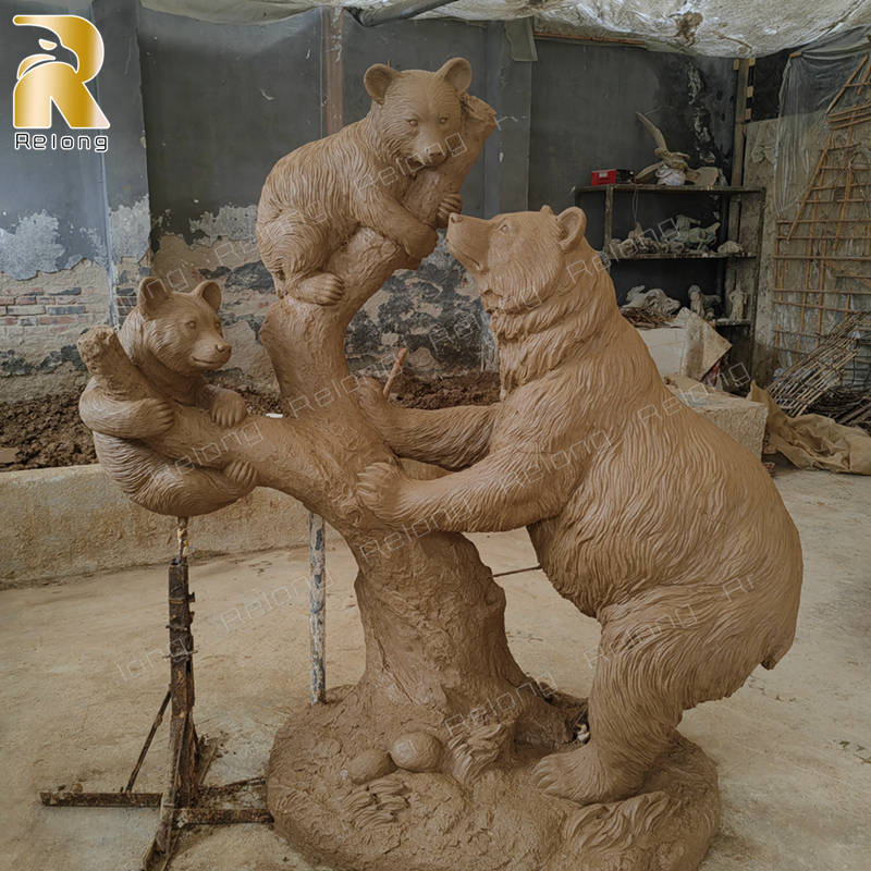 clay model of bear outdoor statues (3)