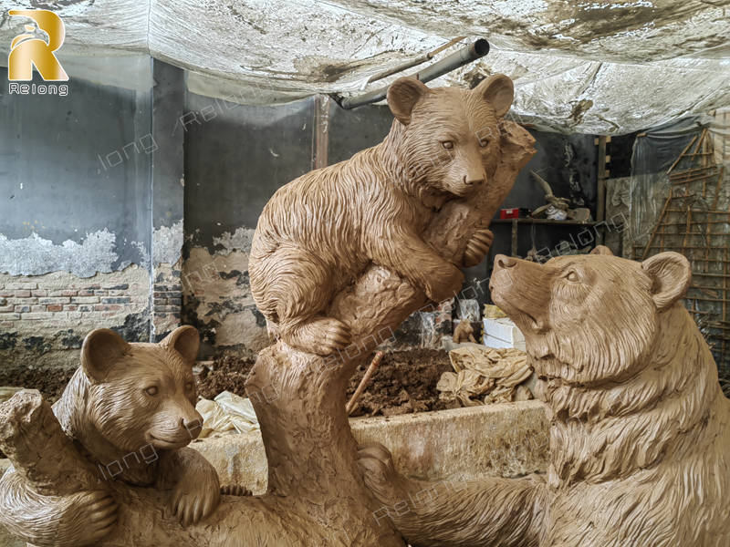 clay model of bear outdoor statues (4)