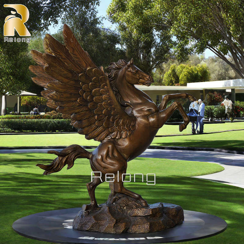 bronze Pegasus statue for lawn decortaion