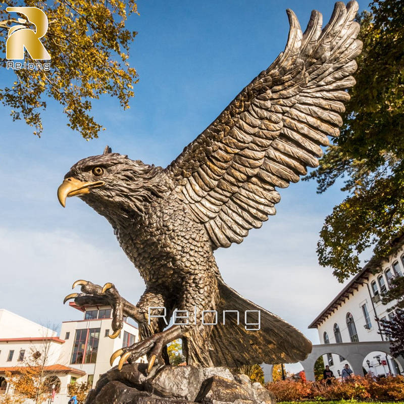 Bronze Mascot Hawk Statue for School Decoration RBES-003