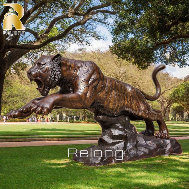 bronze tiger sculpture for school decor (3)