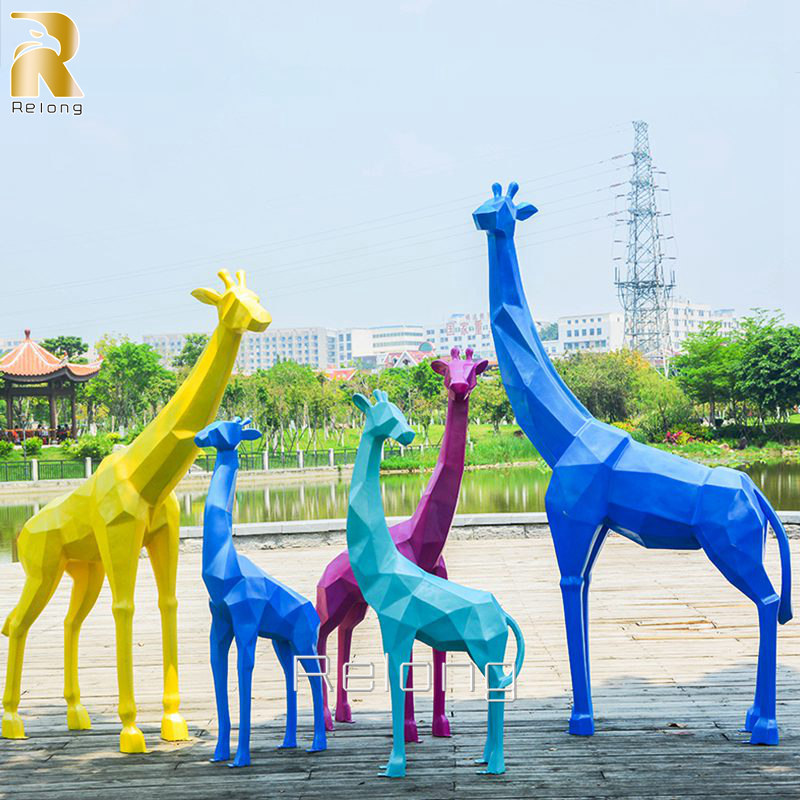 metal giraffe sculptures