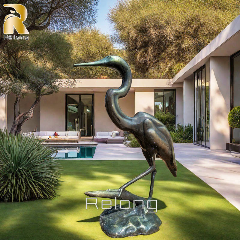 Heron statue for garden or patio