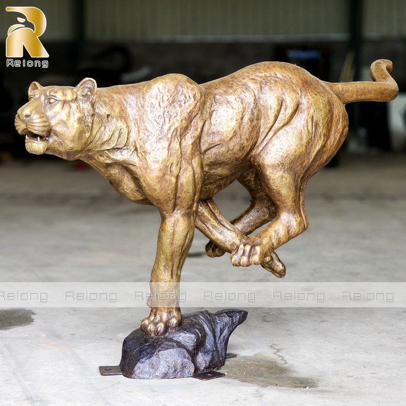 life size bronze puma sculpture