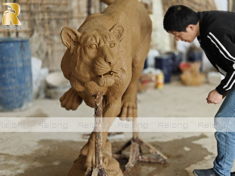 puma sculpture clay model