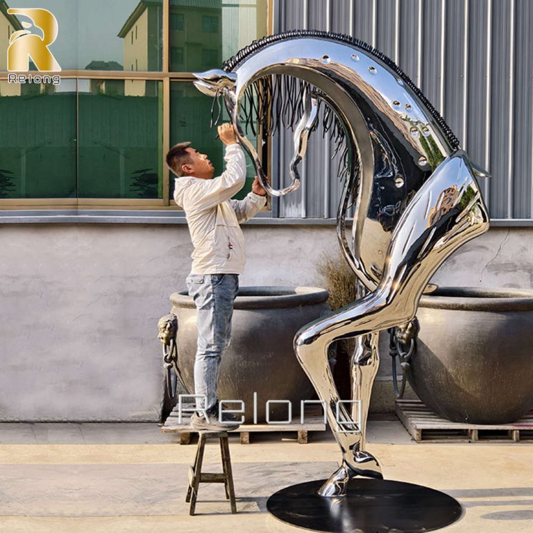 mirror polished horse head sculpture